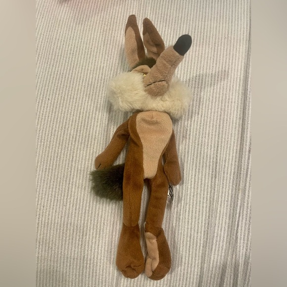 Warner Bros. Wylie Coyote - Picture 3 of 8